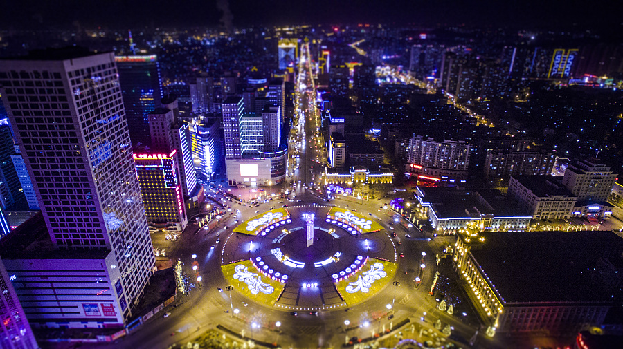 鞍山钢铁之城,繁荣与进步的交响曲