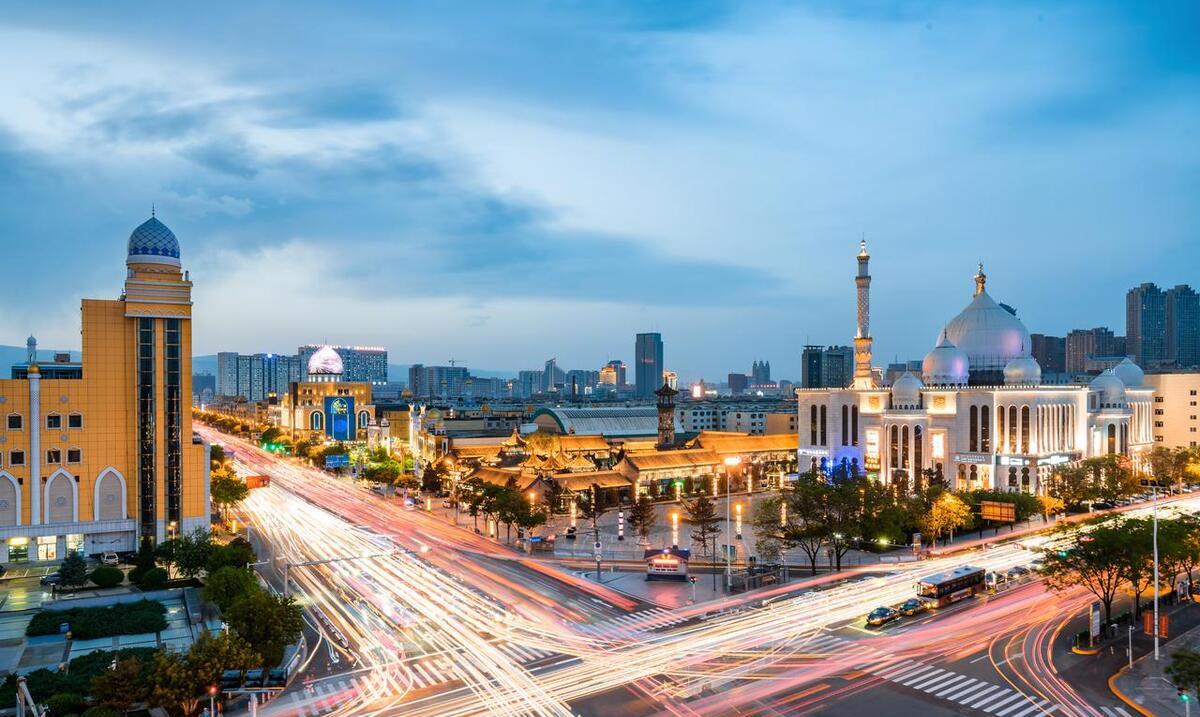 草原明珠，呼和浩特的历史与现代韵味的交织